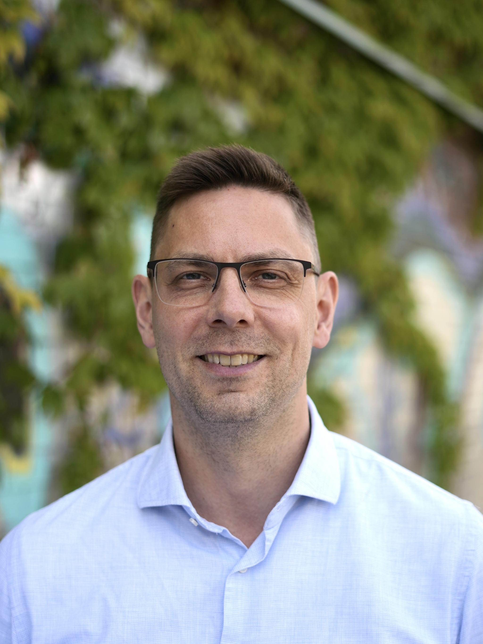 Dr. Fabian Walter